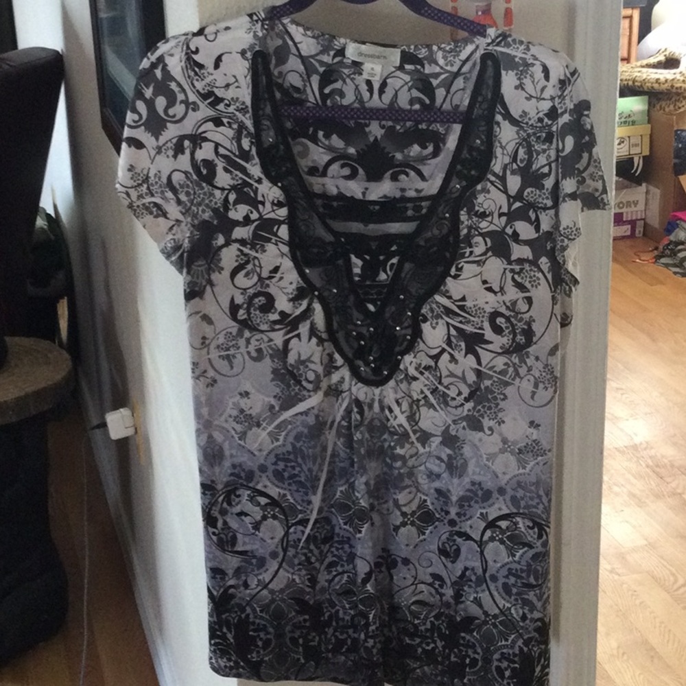 DRESS barn top.